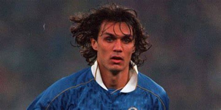 Was maldini right footed?