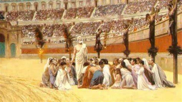 Who crucified 6000 slaves in rome?